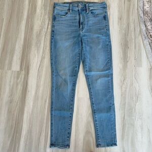 AMERICAN EAGLE curvy hi-rise Jeans